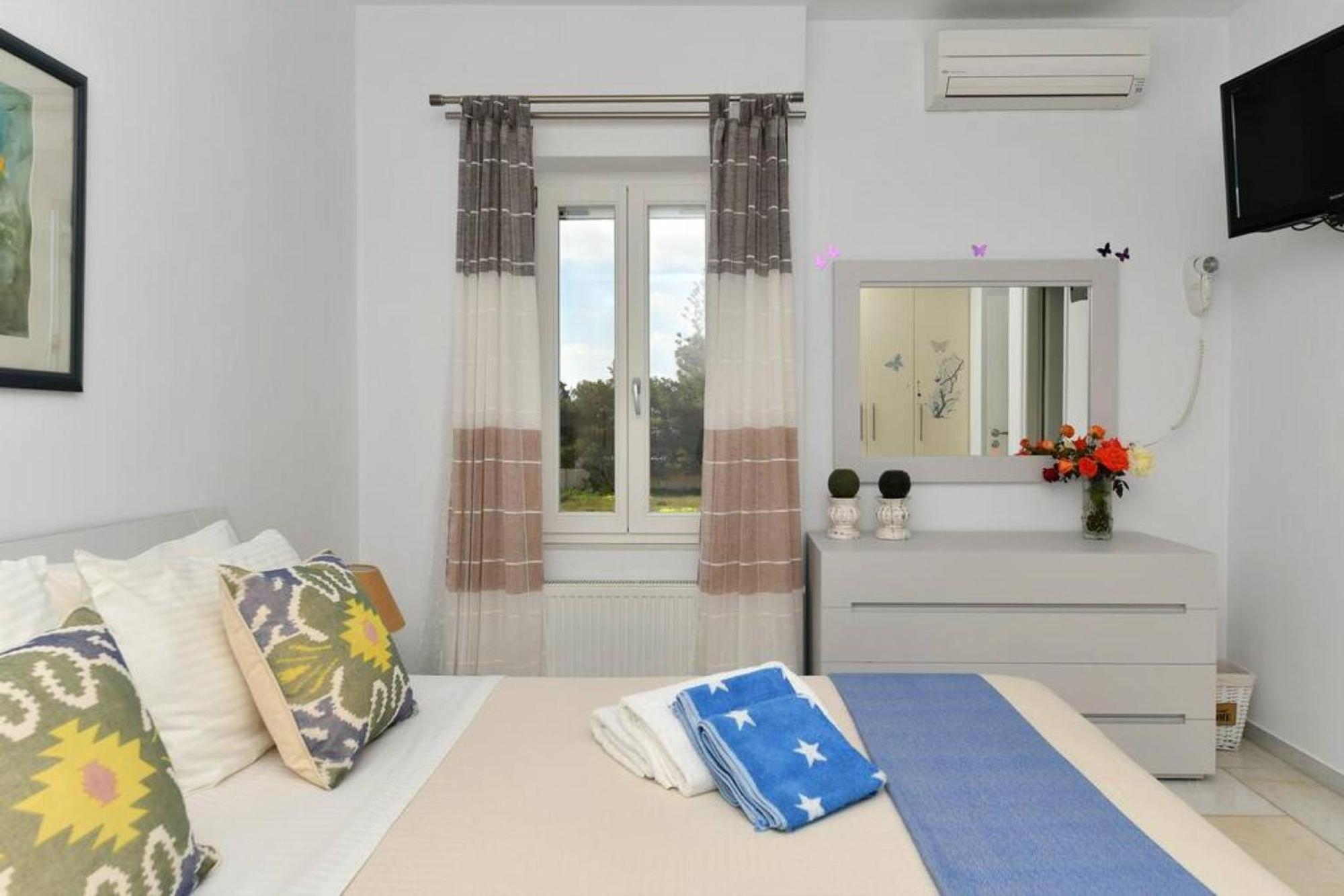 Villa Dionysos In Aliki Exteriör bild