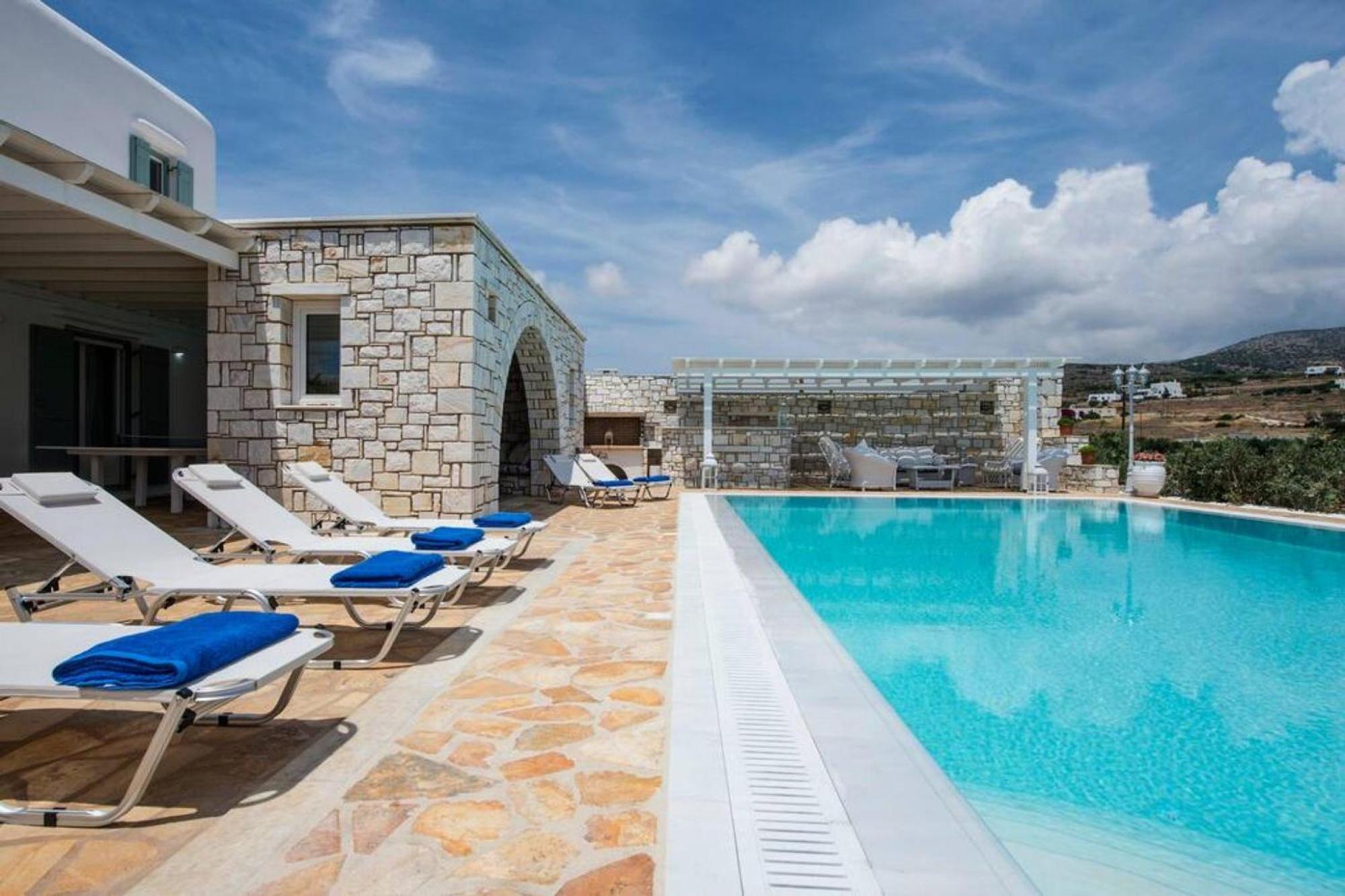 Villa Dionysos In Aliki Exteriör bild